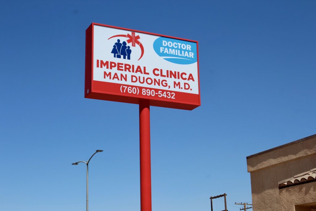 Pole Sign for Imperial Clinica.