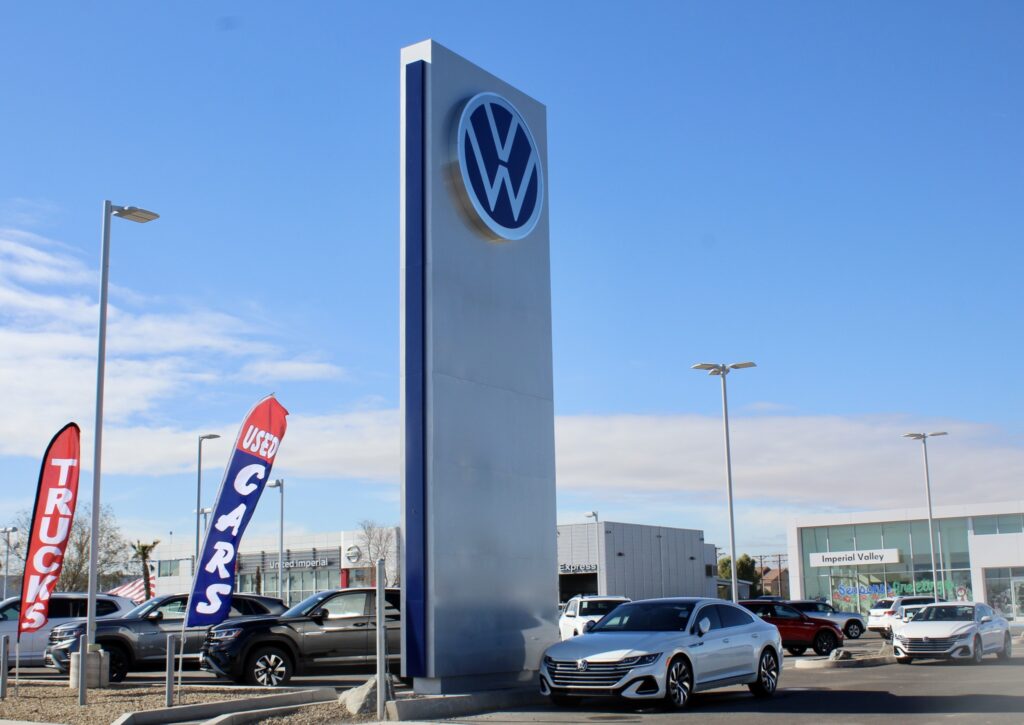 Daytime pylon sign for Volkswagen